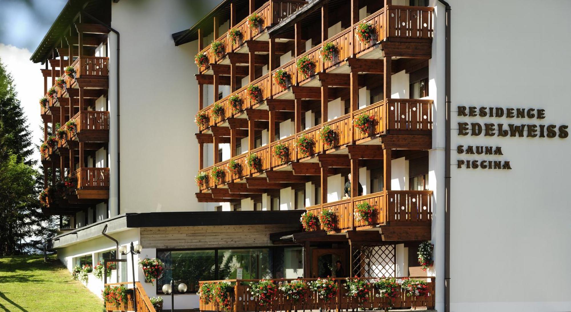 Residence Edelweiss 圣马蒂诺-迪卡斯特罗扎 外观 照片