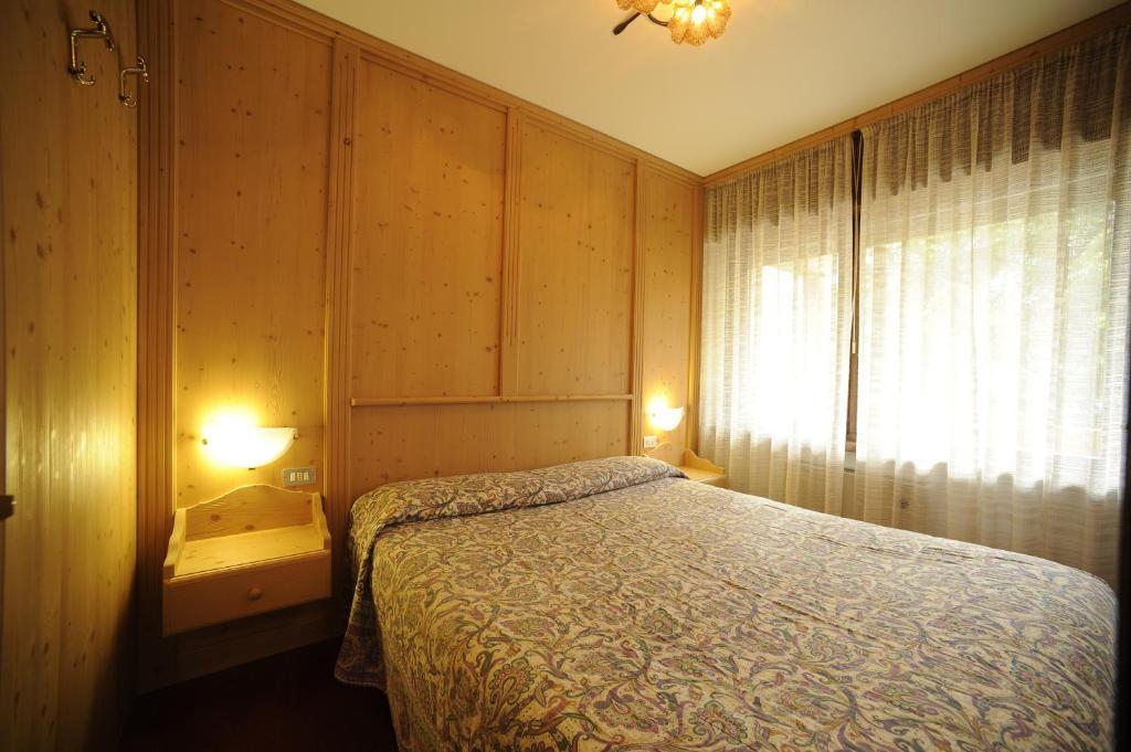 Residence Edelweiss 圣马蒂诺-迪卡斯特罗扎 客房 照片